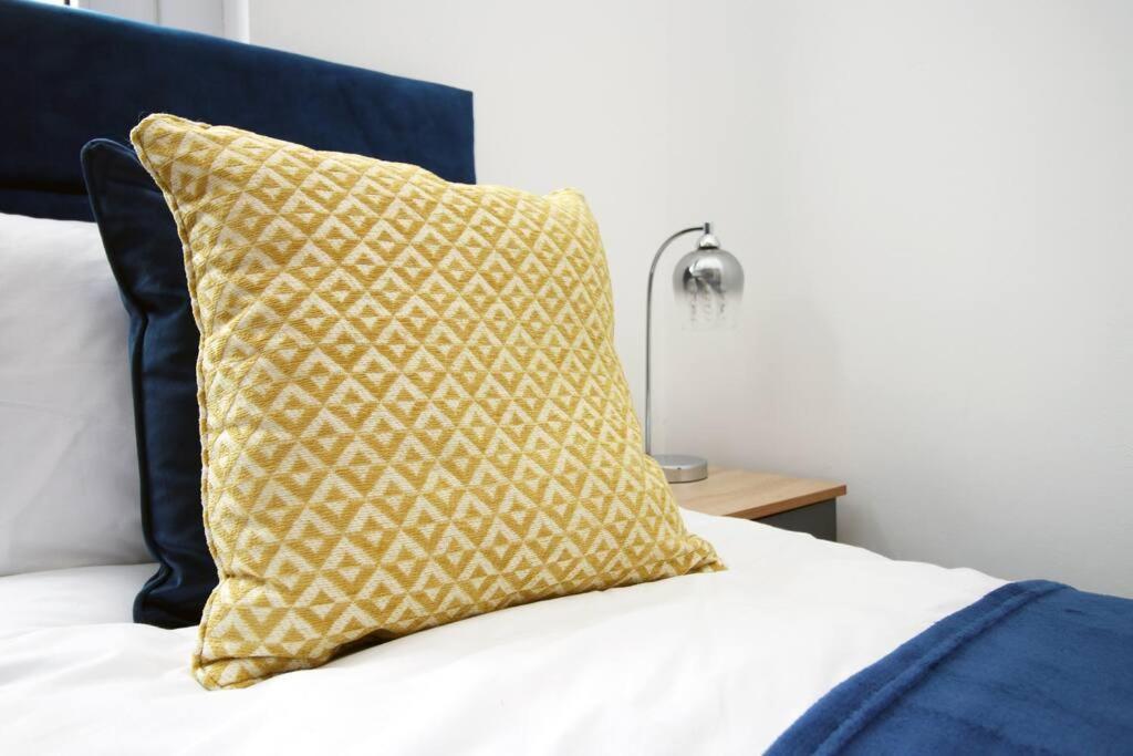 Holiday House For 7 Guests, Free Wi-Fi & Self Check-In Explore Newport Villa Ngoại thất bức ảnh