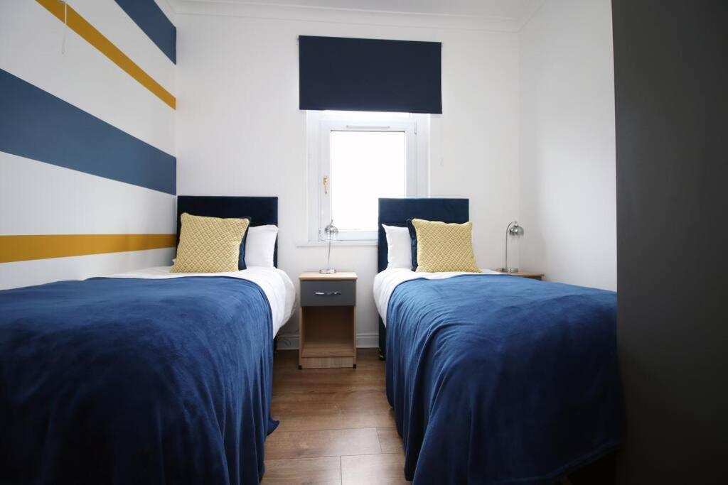 Holiday House For 7 Guests, Free Wi-Fi & Self Check-In Explore Newport Villa Ngoại thất bức ảnh